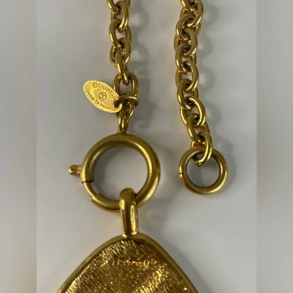 Chanel Necklace - Picture 7 of 9